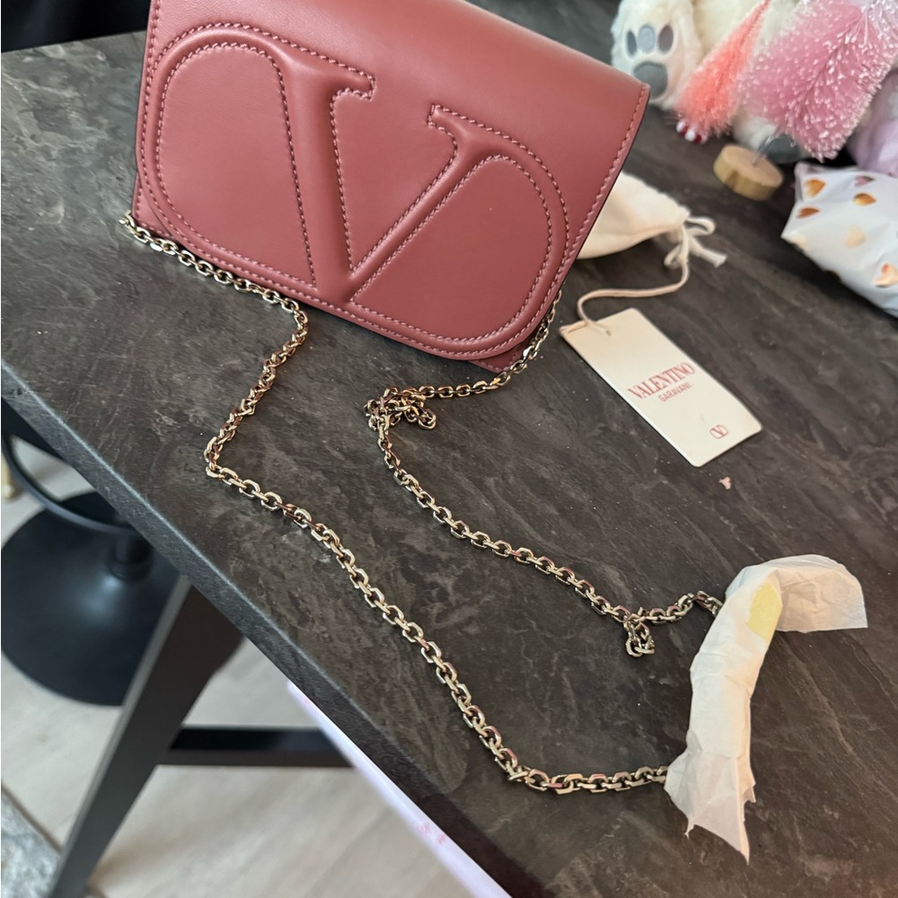 New NWT Valentino Garavani wallet on chain vlogo *this season* Bag, full set